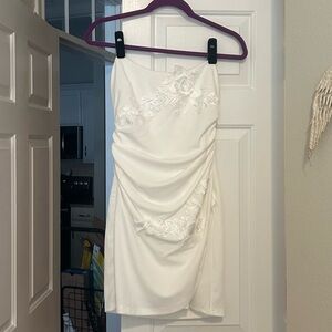 NWT Lulus White Mini with floral appliqué, size S